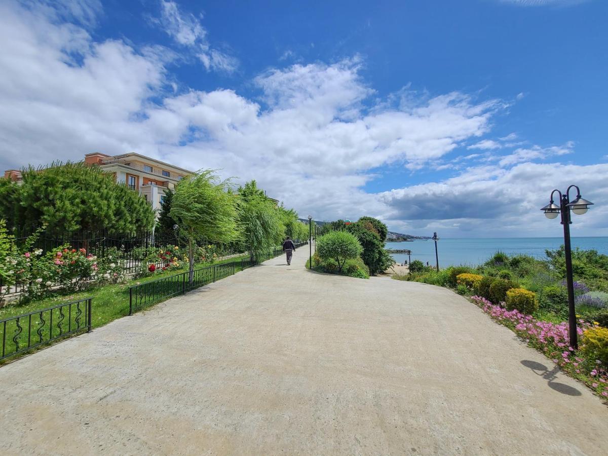 Prestige Fort Aparthotel - Private Apartment-Bsr Sveti Vlas Exteriör bild